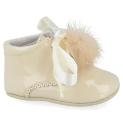 babyschoenen ecru