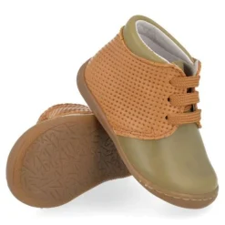babyschoenen kaki