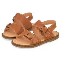 sandalen cognac
