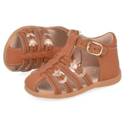 sandalen cognac