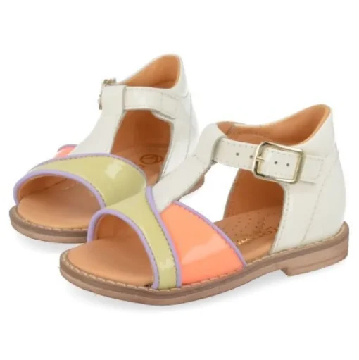 sandalen ecru