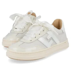 sneakers beige