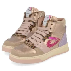 sneakers beige