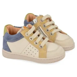 sneakers beige