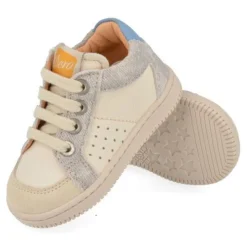 sneakers beige