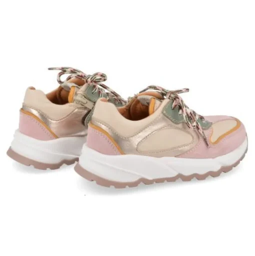 sneakers beige