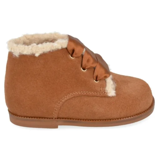 sneakers cognac