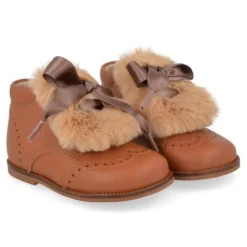 sneakers cognac