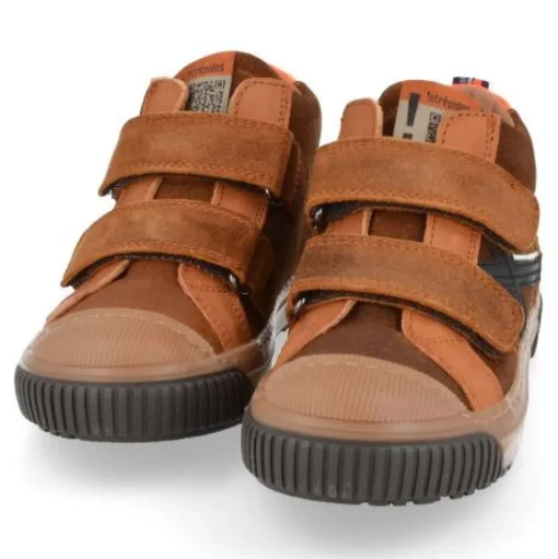 sneakers cognac