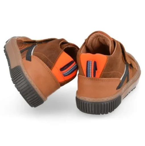 sneakers cognac