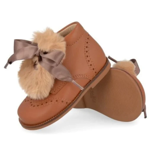sneakers cognac