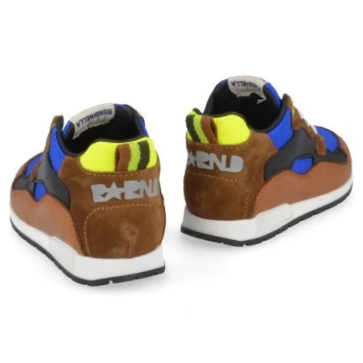 sneakers cognac