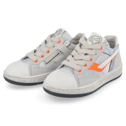 sneakers jeans bl