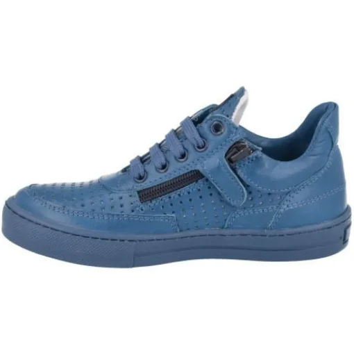 sneakers jeans bl