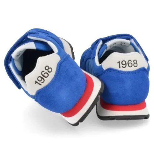 sneakers jeans bl