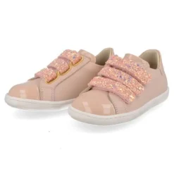 sneakers nude