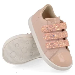 sneakers nude