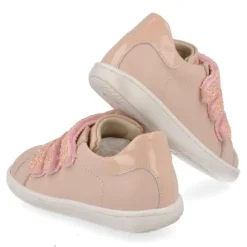 sneakers nude