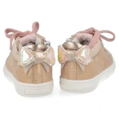 sneakers nude