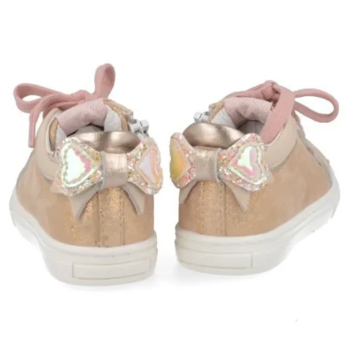 sneakers nude