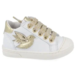sneakers wit