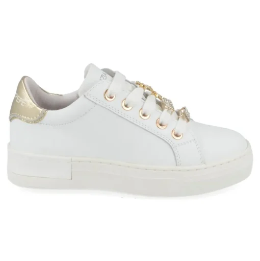 sneakers wit