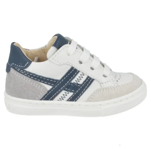 sneakers wit