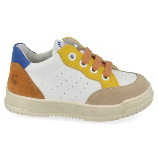 sneakers wit