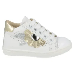 sneakers wit