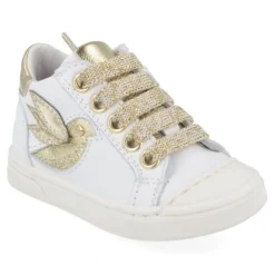 sneakers wit