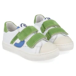 sneakers wit