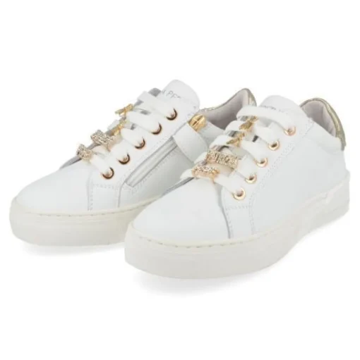 sneakers wit