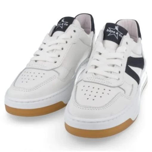 sneakers wit
