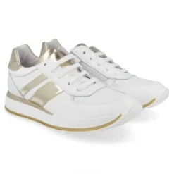 sneakers wit