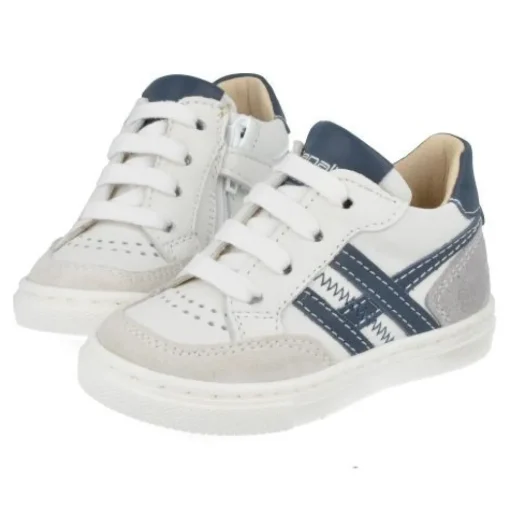 sneakers wit