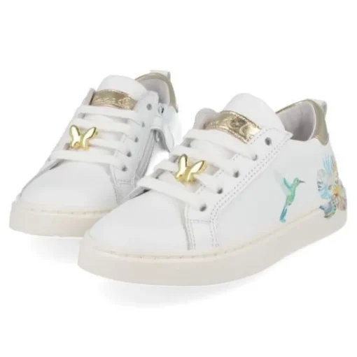sneakers wit