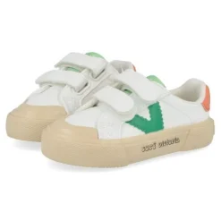 sneakers wit