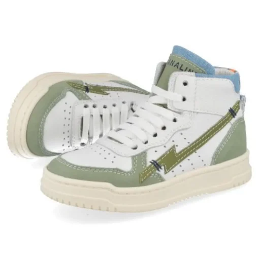 sneakers wit