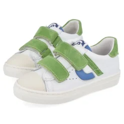 sneakers wit