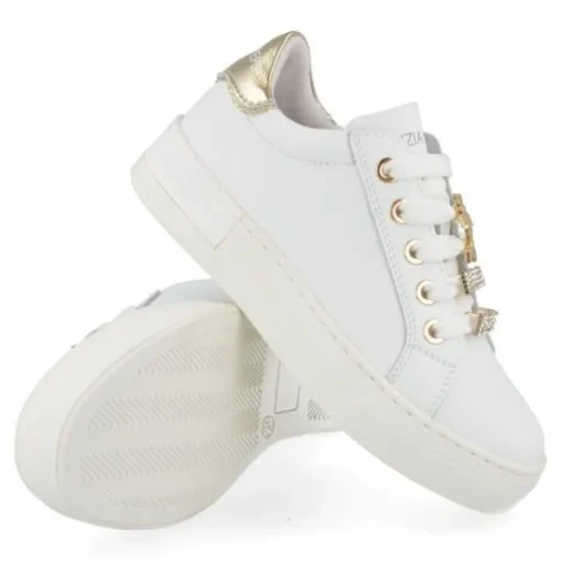 sneakers wit