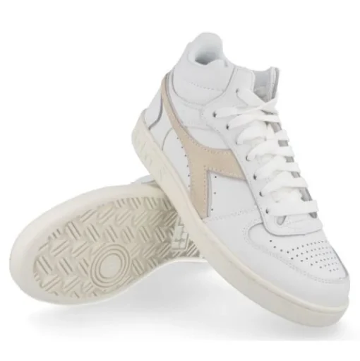 sneakers wit