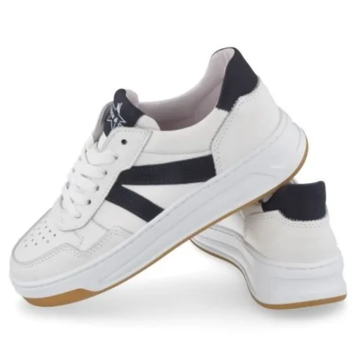 sneakers wit