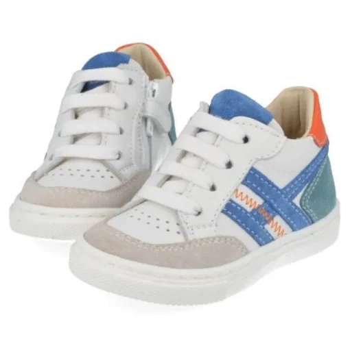 sneakers wit