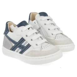 sneakers wit