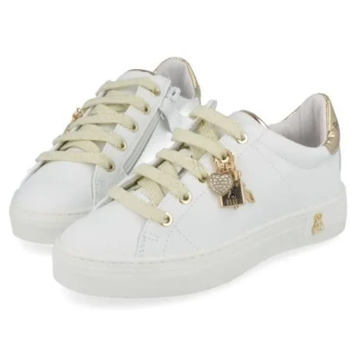 sneakers wit