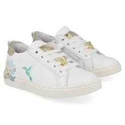 sneakers wit