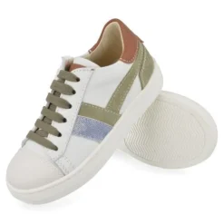 sneakers wit