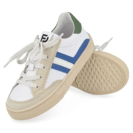 sneakers wit