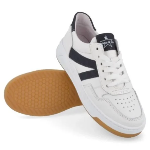 sneakers wit