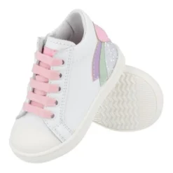 sneakers wit